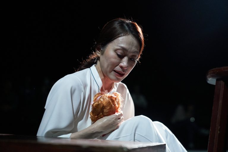 女子安麗(臺北海鷗劇場提供/攝影黃約農)
