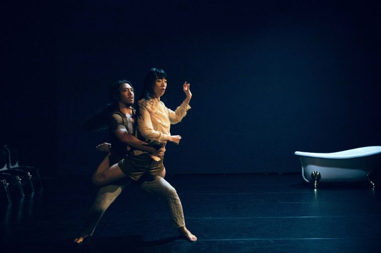 雙排扣(何曉玫MeimageDance提供)
