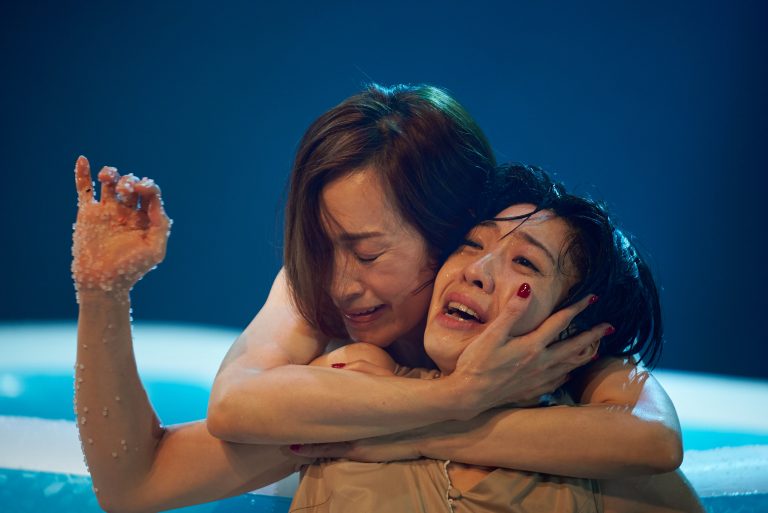 海鷗之女演員深情對決(臺北海鷗劇場提供/攝影陳又瑄)