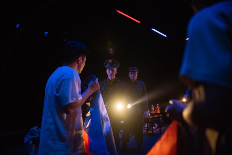 父親母親(同黨劇團提供/攝影唐健哲