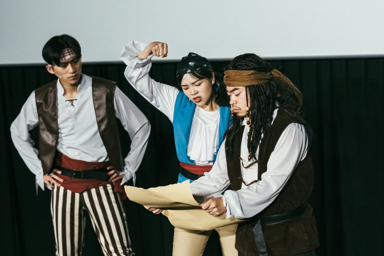 請支援收銀(娛人時代提供/攝影嚴詩敏)